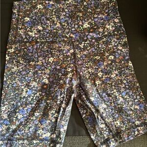 lululemon athletica Floral Bike Shorts - Multicolor